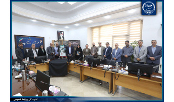 رونمایی از کتاب «جان فدا» با حضور رییس جهاددانشگاهی/ دل‌نوشته‌های کوتاه جهادگران از زبان انگشتر حاج‌قاسم